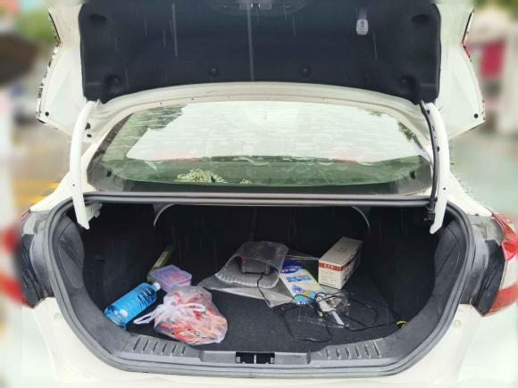 [南昌·赣A] 二手福特福克斯2012款 三厢 1.6L 自动风尚型