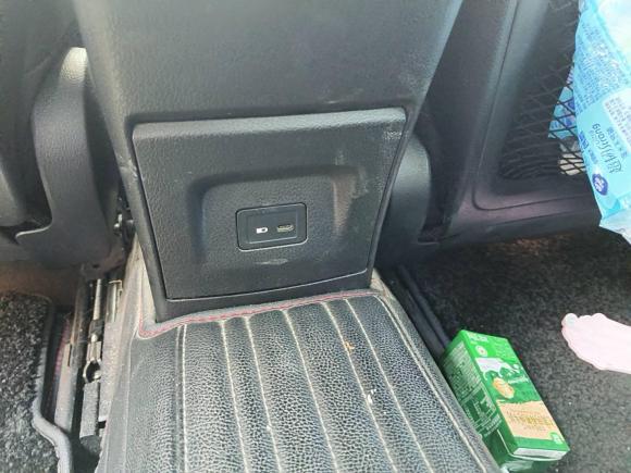 [上海·沪B] 二手奔驰奔驰A级2021款 A 200 L 运动轿车时尚型