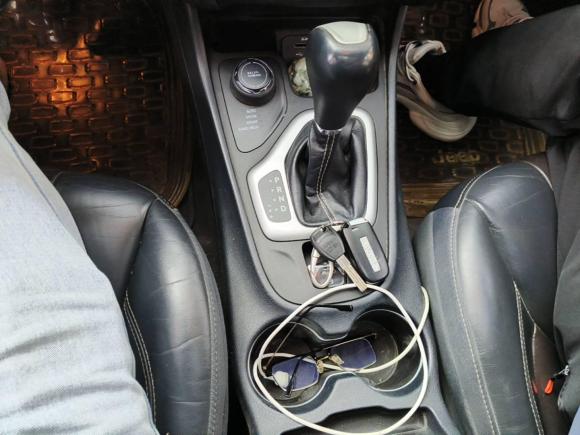 [合肥·皖A] 二手Jeep自由光2016款 2.4L 专业版