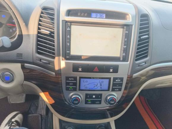 [上海·沪E] 二手现代胜达经典2010款 2.4 豪华版 七座四驱