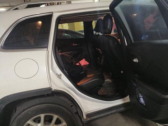 [武汉·鄂A] 二手Jeep自由光2016款 2.4L 领先版