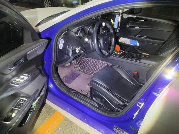 [济南·鲁A] 二手捷豹捷豹XE2017款 2.0T 200PS R-Sport