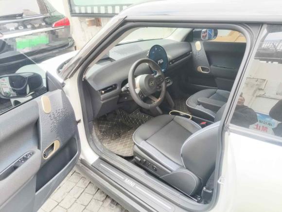 [上海·苏A] 二手MINI电动MINI COOPER2024款 452km COOPER SE 艺术家