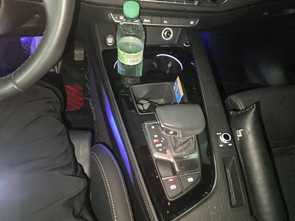 [苏州·苏U] 二手奥迪奥迪A4L2023款 40 TFSI 豪华动感型