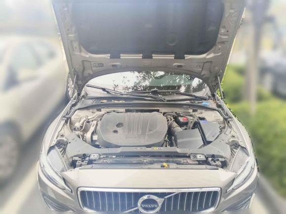 [南京·苏A] 二手沃尔沃沃尔沃S602022款 B4 智逸豪华版