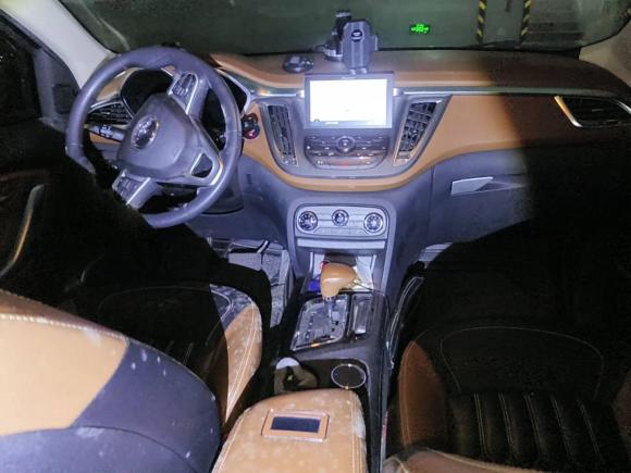 [上海·鄂R] 二手东南东南DX72018款 1.5T 自动荣耀版