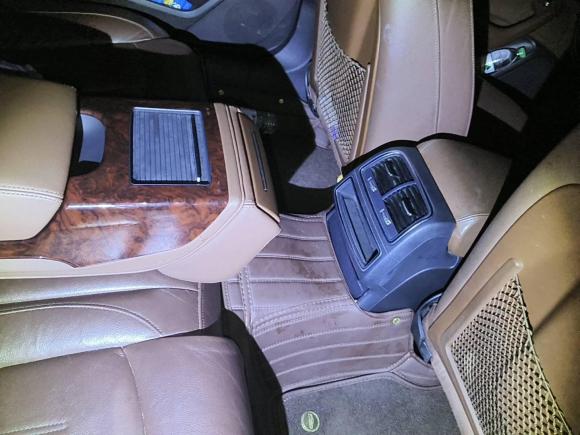 [广州·粤A] 二手奥迪奥迪A6L2018款 30周年年型 35 TFSI 时尚型