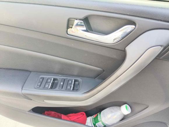 [武汉·鄂M] 二手奇瑞艾瑞泽52016款 1.5L CVT领潮版