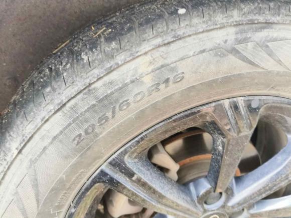 [上海·沪A] 二手比亚迪比亚迪e32020款 400出行版