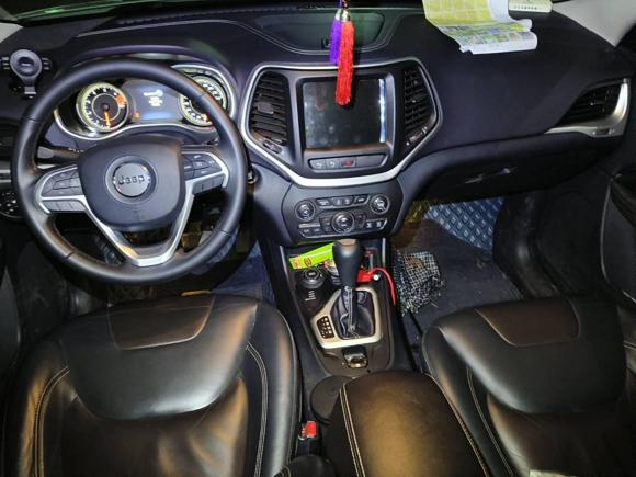 [南昌·赣A] 二手Jeep自由光2016款 2.4L 优越版