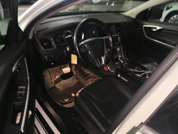 [佛山·粤E] 二手沃尔沃沃尔沃V602015款 T5 智逸版