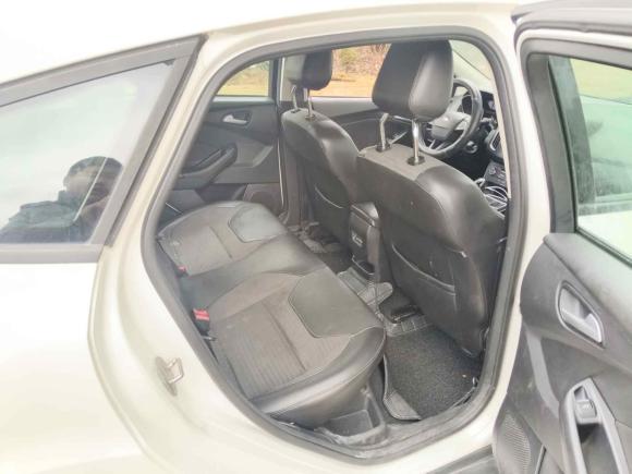 [上海·冀A] 二手福特福克斯2015款 两厢 1.6L 手动风尚型