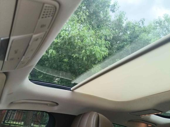 [南昌·赣A] 二手奔驰奔驰E级2022款 改款 E 300 L 豪华型