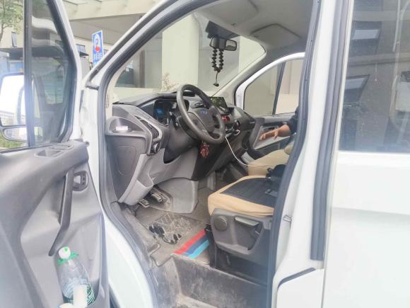 [杭州·浙A] 二手福特全顺2019款 2.0T柴油多功能商用车短轴低顶6座国VI