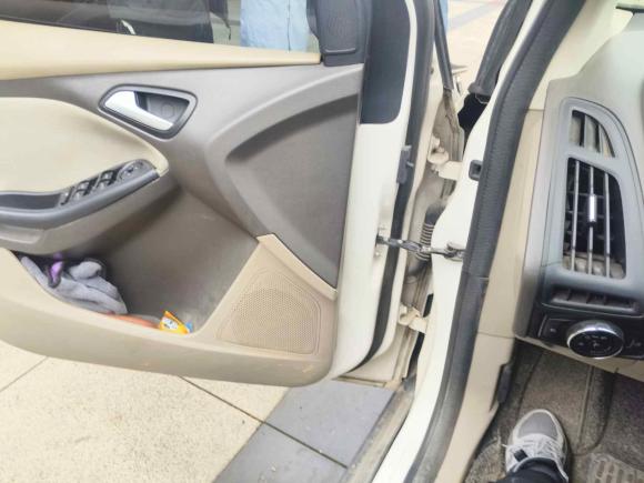 [武汉·鄂A] 二手福特福克斯2012款 三厢 1.6L 自动舒适型