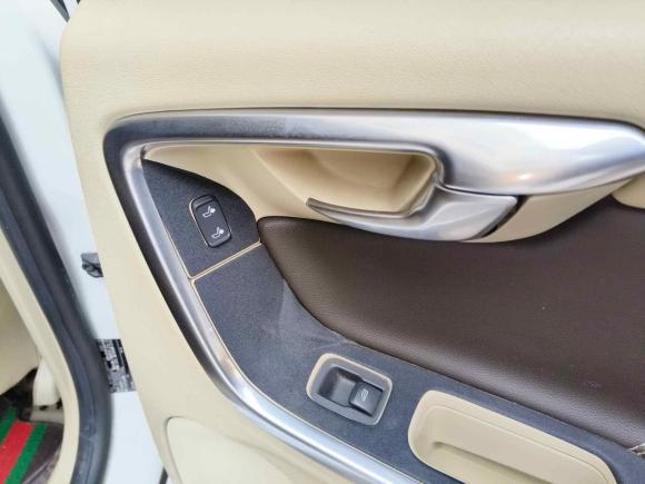 [西安·陕U] 二手沃尔沃沃尔沃S602014款 S60L T5 智驭版