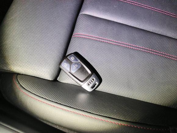 [上海·沪A] 二手奥迪奥迪A4L2017款 45 TFSI quattro 特别版