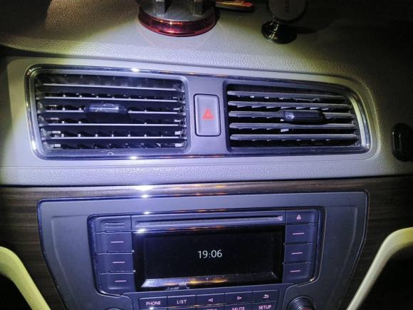 [深圳·粤B] 二手大众朗行2015款 1.6L 自动舒适版