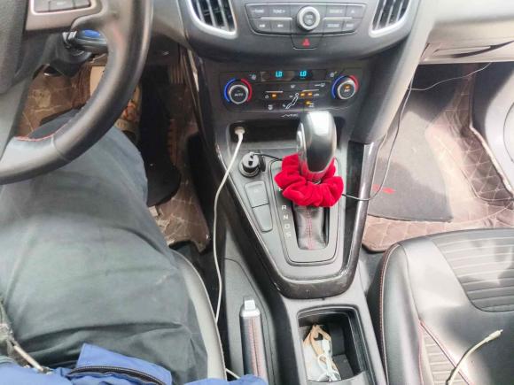 [合肥·皖A] 二手福特福克斯2017款 1.5T CTCC 白黑限量版