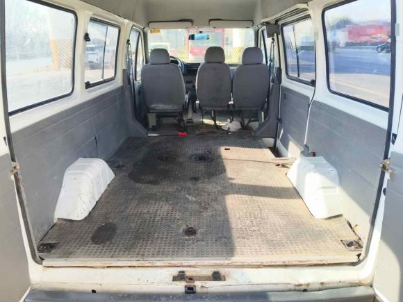 [济南·鲁B] 二手福特经典全顺2009款 2.8T柴油多功能型短轴中顶JX493ZLQ3