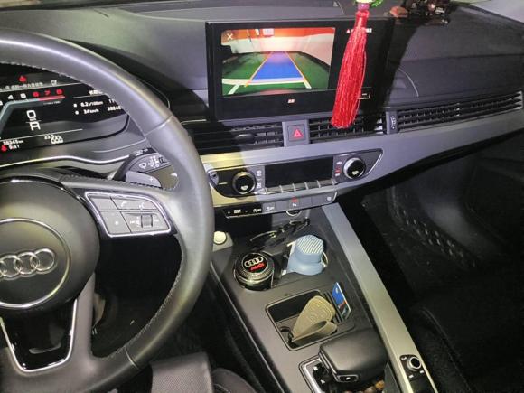 [武汉·鄂A] 二手奥迪奥迪A4L2022款 40 TFSI 时尚动感型