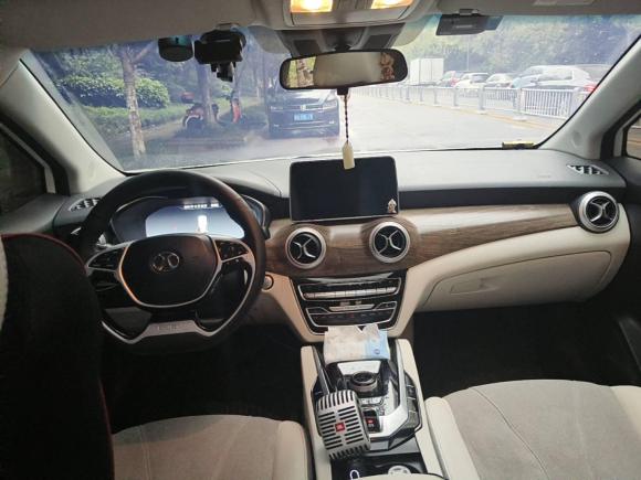 [成都·川A] 二手北京汽车北京EU52018款 R500 智风版