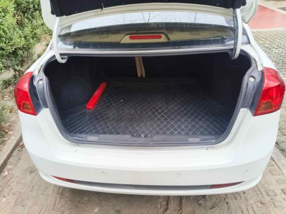 [上海·粤B] 二手别克凯越2013款 1.5L 自动尊享型