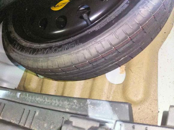 [宁波·浙B] 二手荣威荣威Ei52018款 互联网豪华版