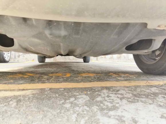 [深圳·粤B] 二手金杯阁瑞斯2014款 2.4L标准型长轴9座4RB2