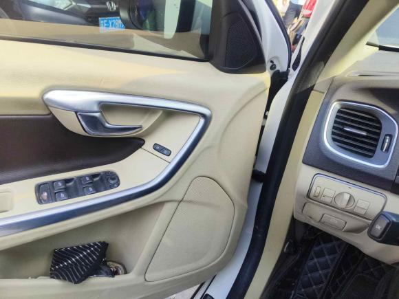 [上海·皖C] 二手沃尔沃沃尔沃S602014款 S60L 2.0T 智远版