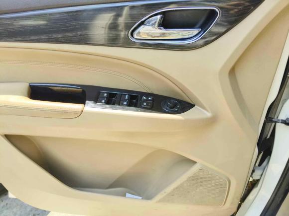 [南京·苏A] 二手宝骏宝骏7302016款 1.5L 手动舒适型 7座 国V