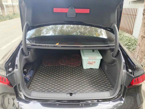 [上海·沪D] 二手奥迪奥迪A7L2024款 45 TFSI quattro 黑武士版