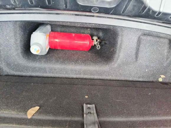 [南京·苏L] 二手宝马宝马5系2014款 525Li 豪华设计套装