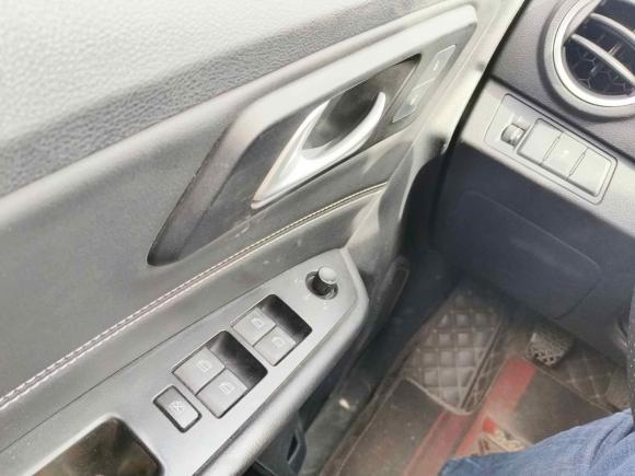 [西安·陕U] 二手奔腾奔腾X402019款 1.6L 手动豪华型 国VI