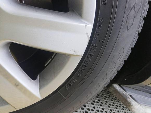 [苏州·苏E] 二手大众途锐2011款 3.0TSI 标配型