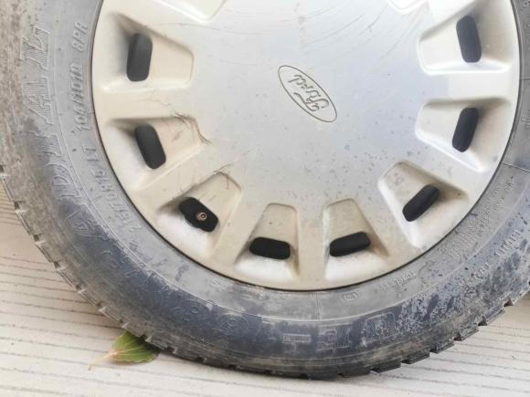 [苏州·苏E] 二手福特经典全顺2016款 2.4L汽油短轴6座中顶多功能车4G69S4N