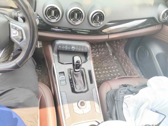 [青岛·鲁B] 二手魏牌魏牌 VV72017款 2.0T 旗舰型