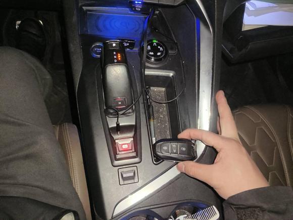 [杭州·浙A] 二手标致标致50082017款 380THP 7座豪华GT版