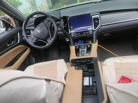 [上海·沪D] 二手本田本田UR-V2020款 370TURBO 两驱尊雅版