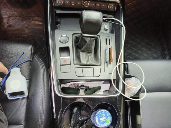 [深圳·粤B] 二手雪铁龙雪铁龙C52017款 350THP 自动豪华型