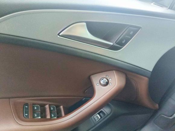 [深圳·粤B] 二手奥迪奥迪A6L2018款 30周年年型 35 TFSI 时尚型