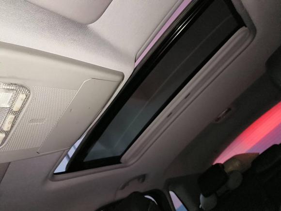 [杭州·浙A] 二手标致标致30082013款 2.0L 自动潮流版