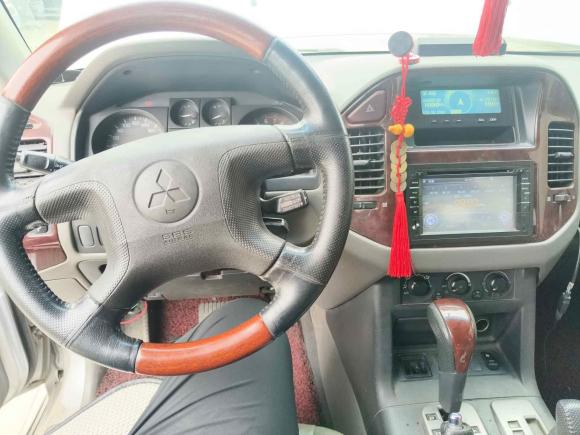 [青岛·鲁B] 二手三菱帕杰罗2006款 3.0L AT GLS