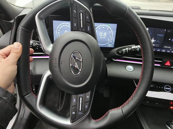 [成都·川A] 二手现代伊兰特2022款 1.5L CVT 20周年纪念款