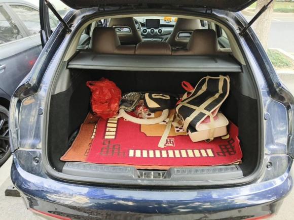 [无锡·苏B] 二手君马汽车君马MEET 3(美图3)2018款 1.5T CVT豪华型