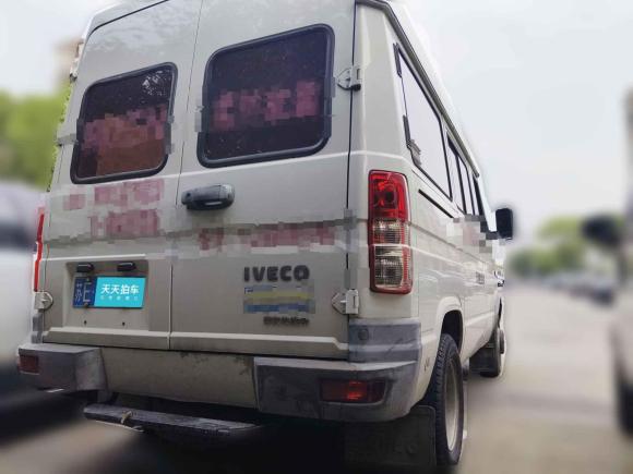 [苏州·苏E] 二手依维柯依维柯得意2017款 2.5T A35客车5-7座47Z5