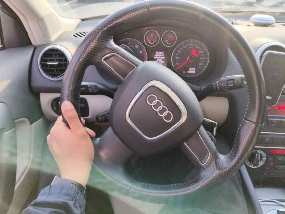 [杭州·浙A] 二手奥迪奥迪A32010款 Sportback 1.8T 豪华型