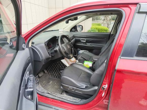 [上海·鄂J] 二手三菱欧蓝德2018款 2.0L 两驱嘉乐版 7座