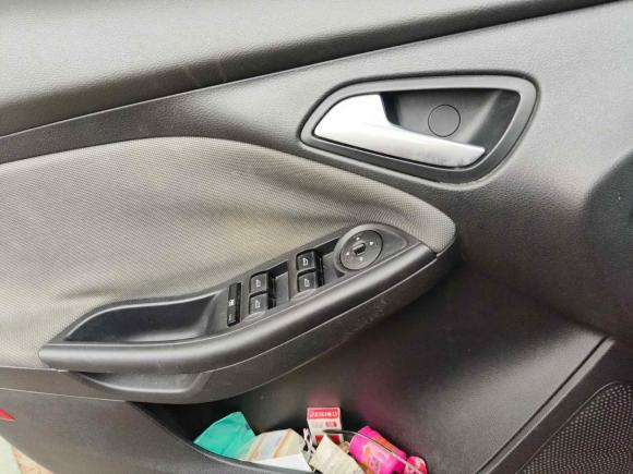 [金华·浙G] 二手福特福克斯2012款 两厢 1.6L 自动舒适型