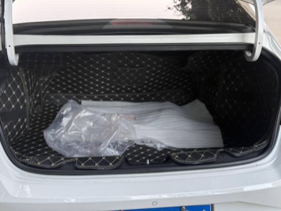 [广州·粤S] 二手现代伊兰特2022款 1.5L CVT LUX尊贵版